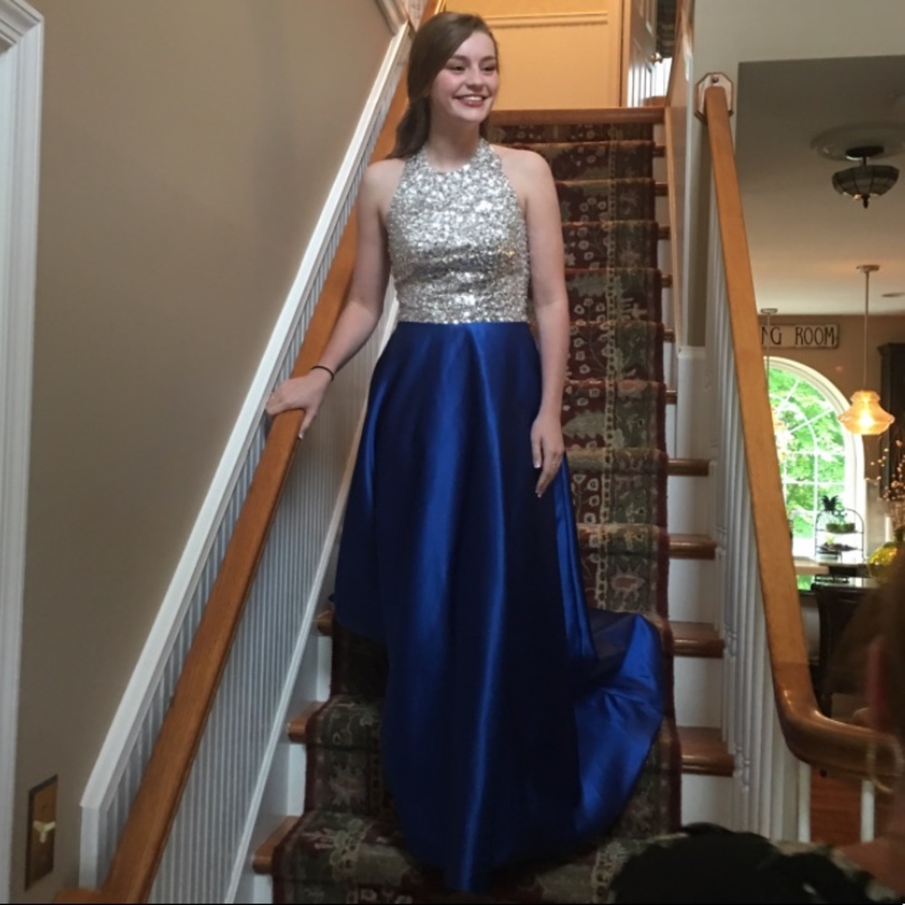 BEAUTIFUL NAVY BLUE PROM DRESS